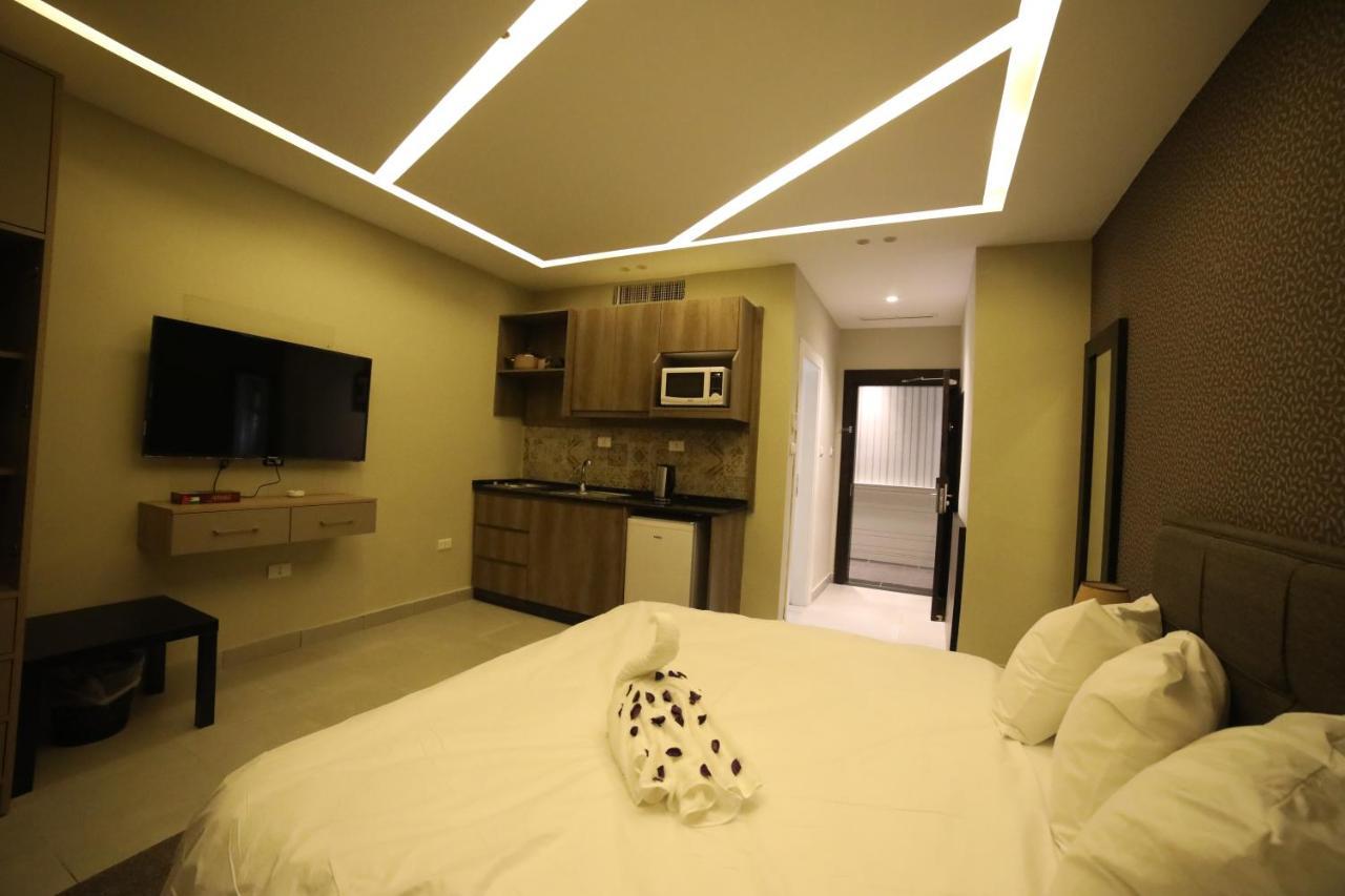 فندق صحارى الخليج Sahara Gulf Hotel Apartments Амман Экстерьер фото